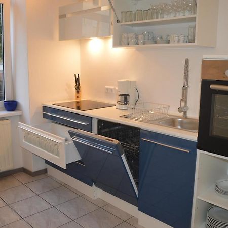 Nette Altbauwohnung Nur 10 Min Von Der City Vienna Luaran gambar