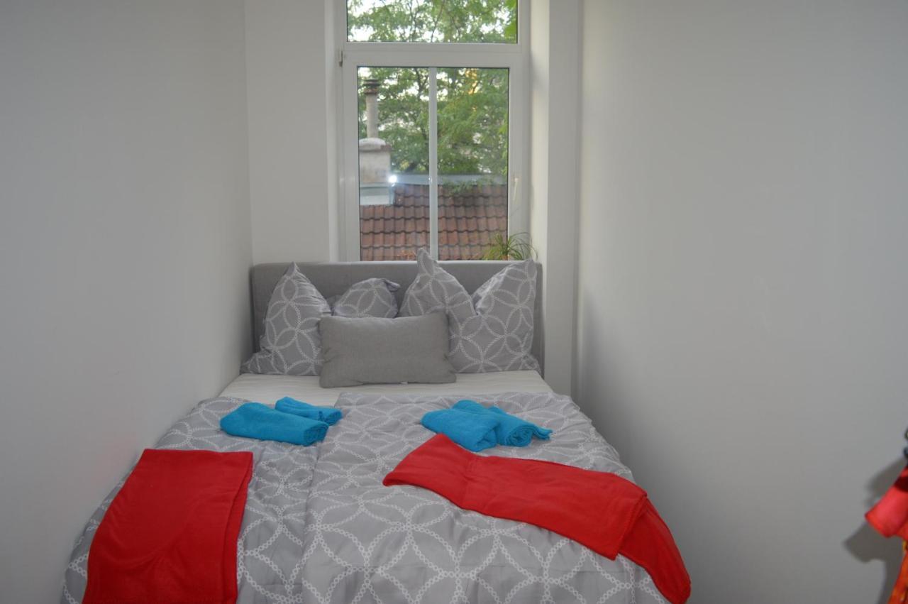 Nette Altbauwohnung Nur 10 Min Von Der City Vienna Luaran gambar