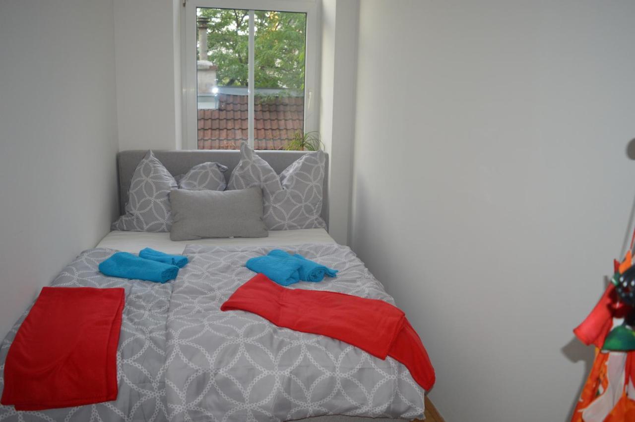 Nette Altbauwohnung Nur 10 Min Von Der City Vienna Luaran gambar
