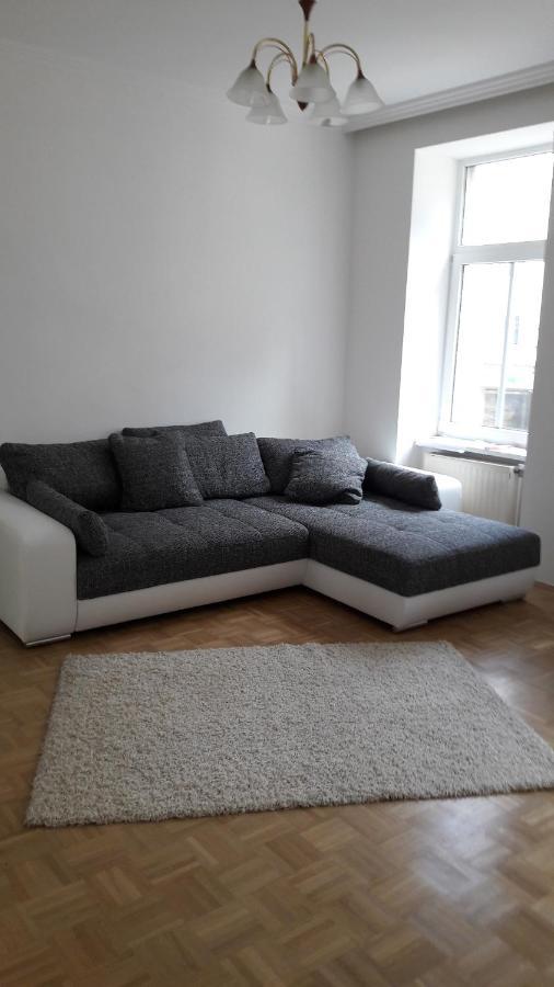 Nette Altbauwohnung Nur 10 Min Von Der City Vienna Luaran gambar