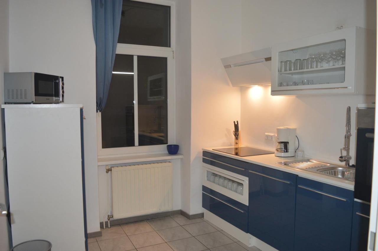 Nette Altbauwohnung Nur 10 Min Von Der City Vienna Luaran gambar