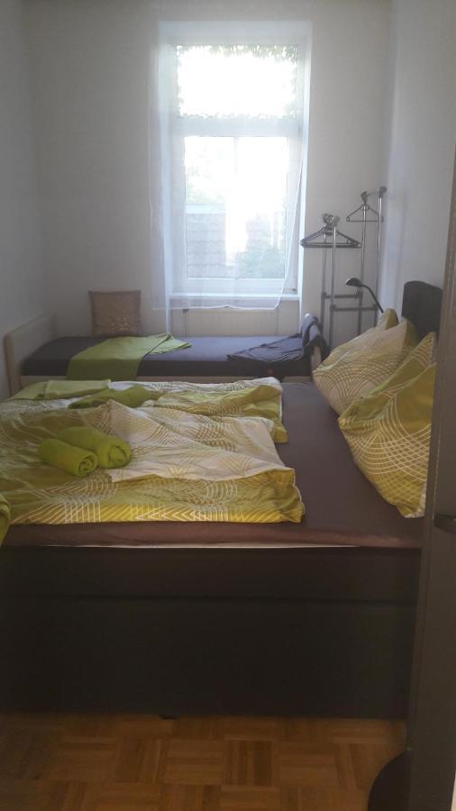 Nette Altbauwohnung Nur 10 Min Von Der City Vienna Luaran gambar