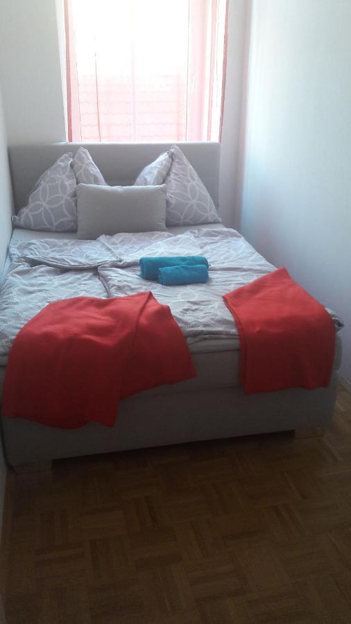 Nette Altbauwohnung Nur 10 Min Von Der City Vienna Luaran gambar